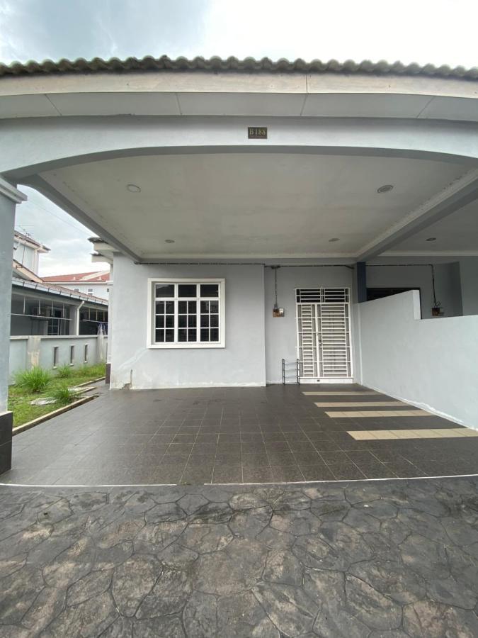 Desyafiq Homestay Kuala Kedah Bagian luar foto